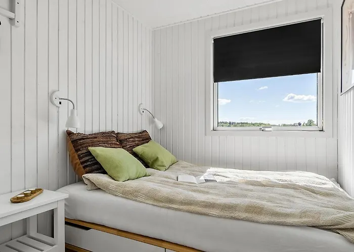 2 Bedroom Lovely In